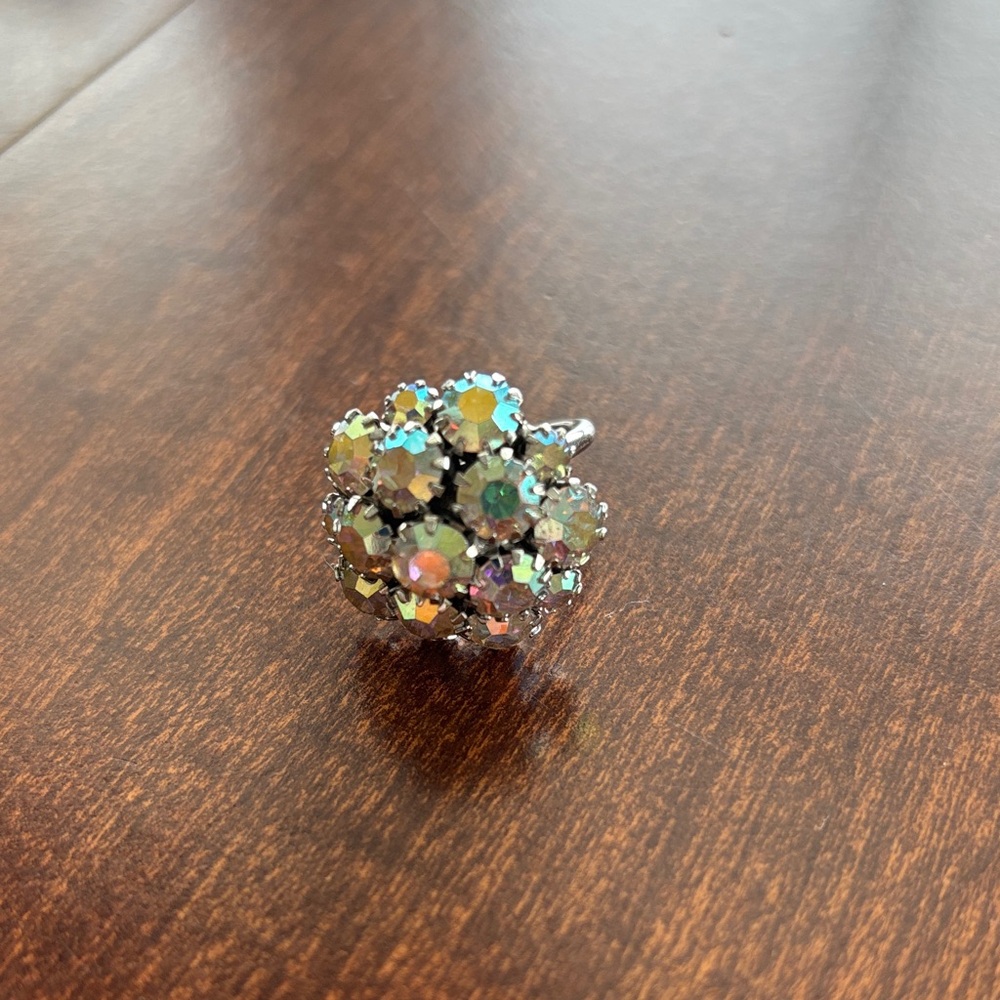 Sarah Coventry SilverTone Ring w/Sparakle Stones Bling! gorgeous Vintage Size 6